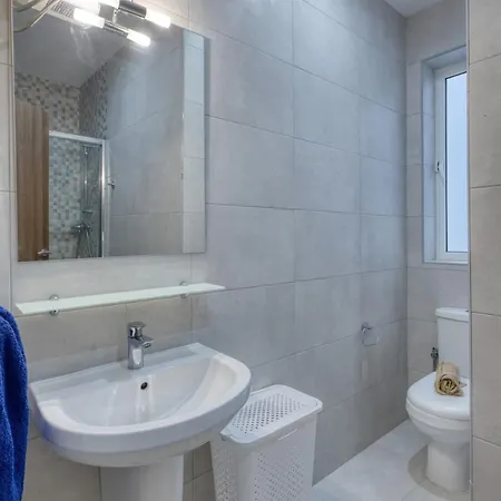 شقة 2br Quiet And Cozy Gzira