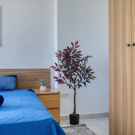 2br Quiet And Cozy شقة Gzira