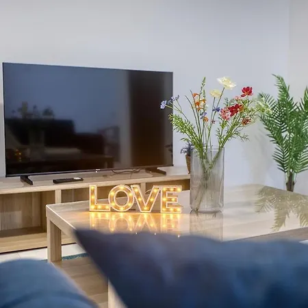 2br Quiet And Cozy